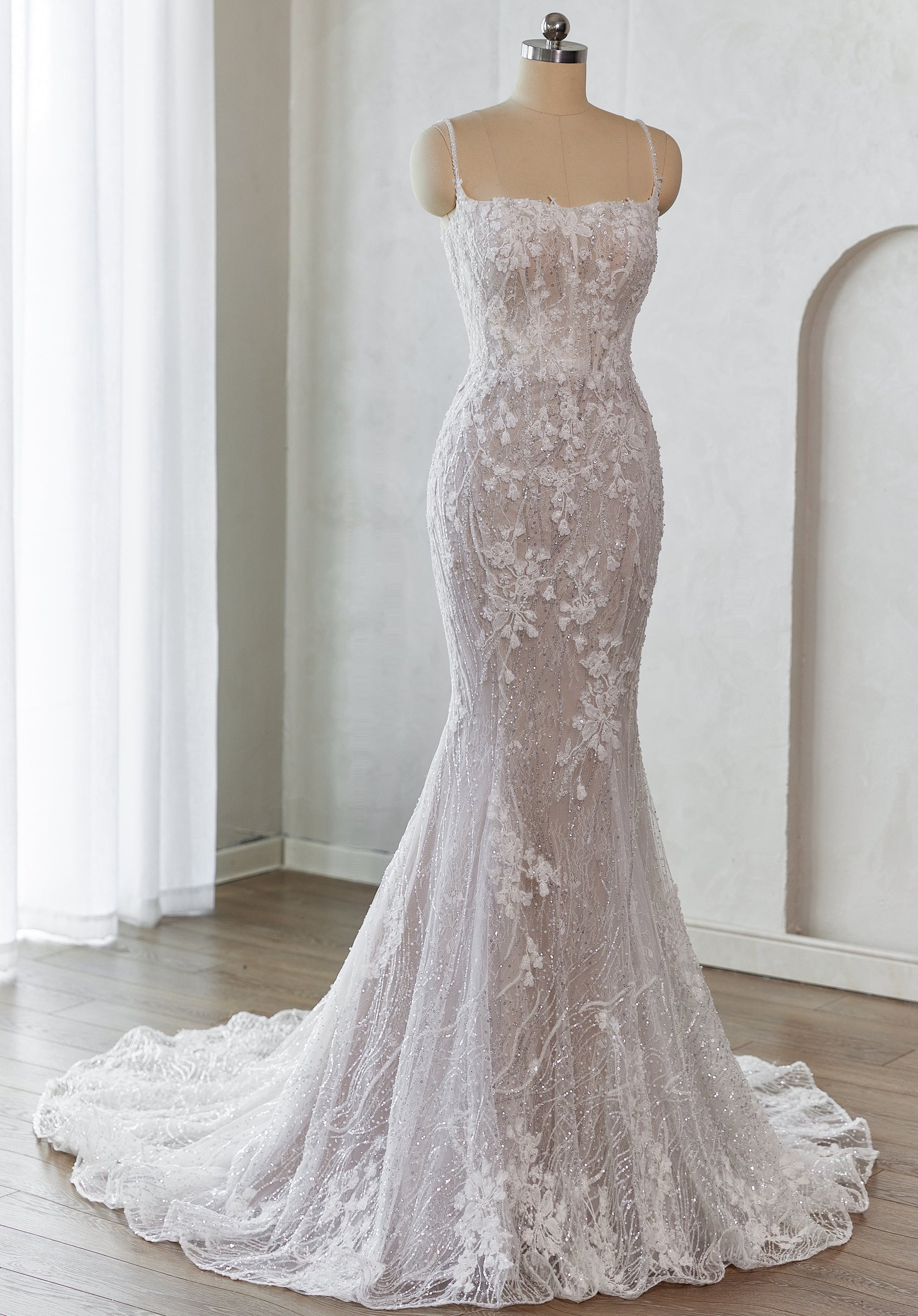 Lace Embellished Scoop Neckline and Spaghetti Straps Fit to Flare Wedding Dress