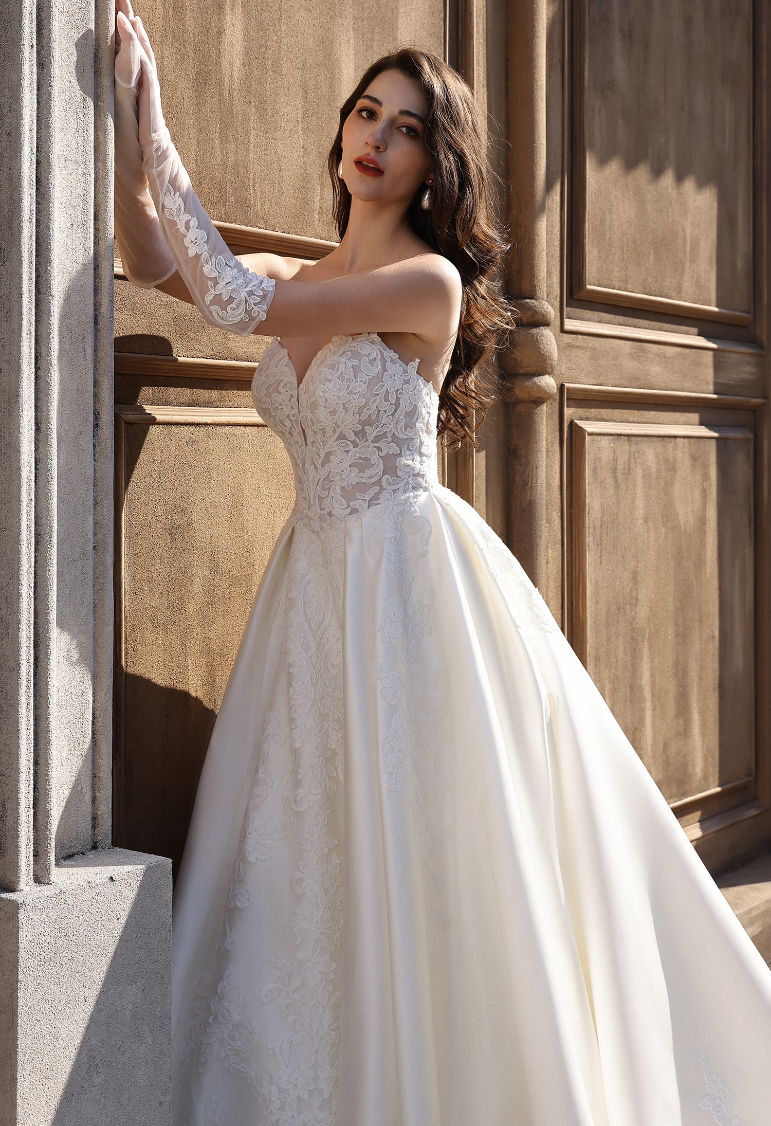 Strapless Sweetheart Bridal Gown with Luxurious Satin Wedding Dress