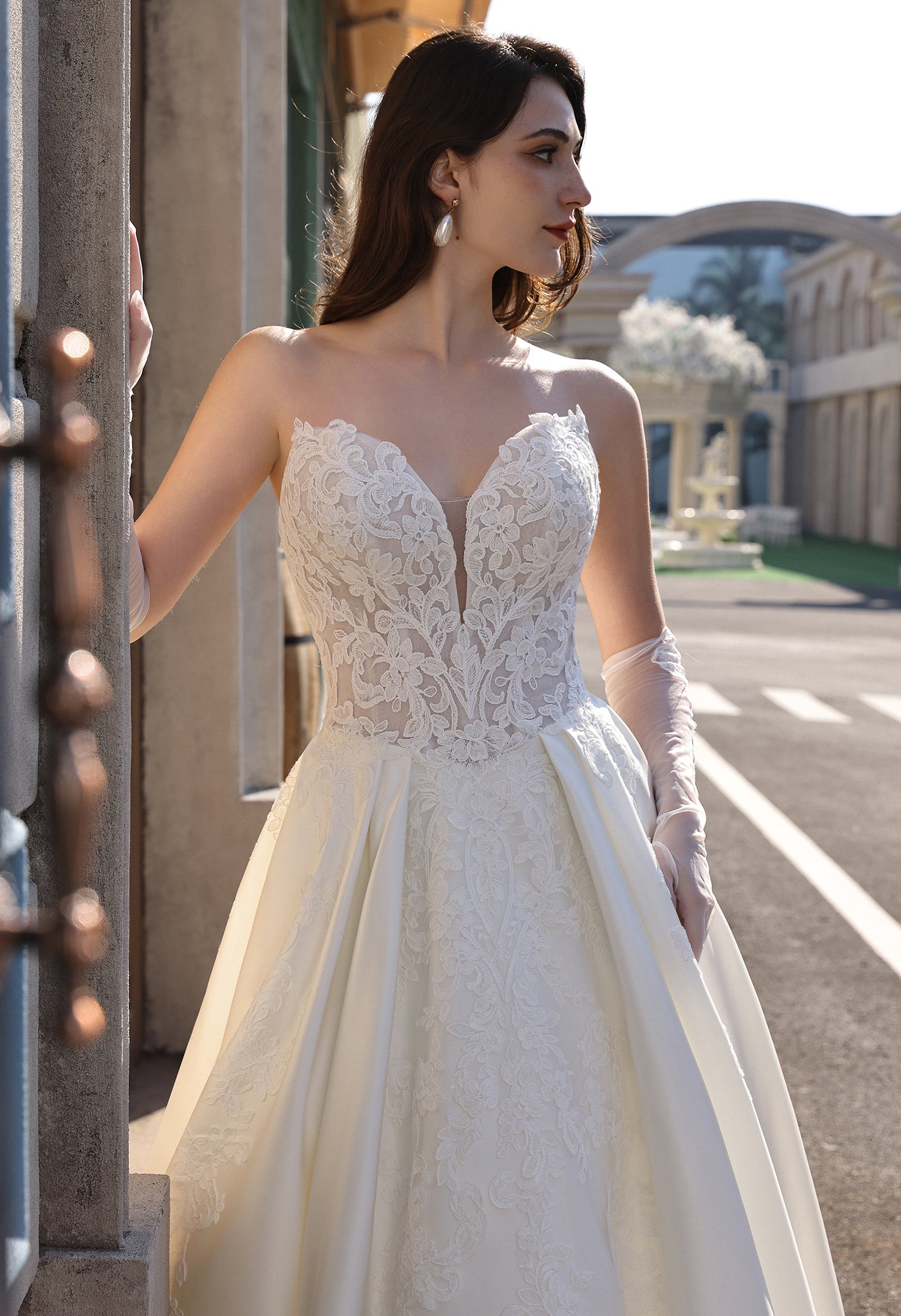 Strapless Sweetheart Bridal Gown with Luxurious Satin Wedding Dress