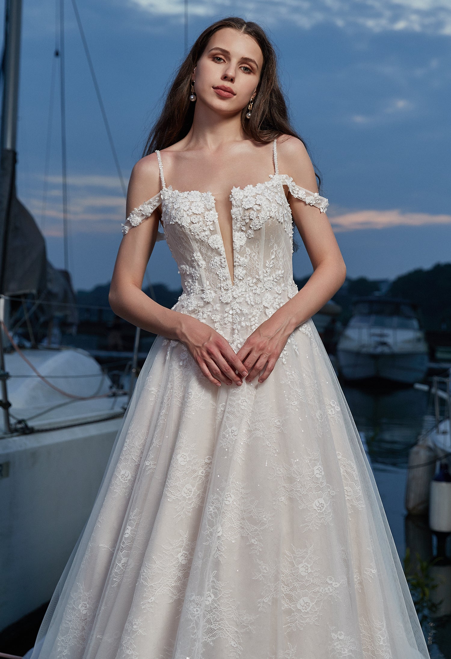 Floral Appliques V-Neck Grace Wedding Dress with Corset Back