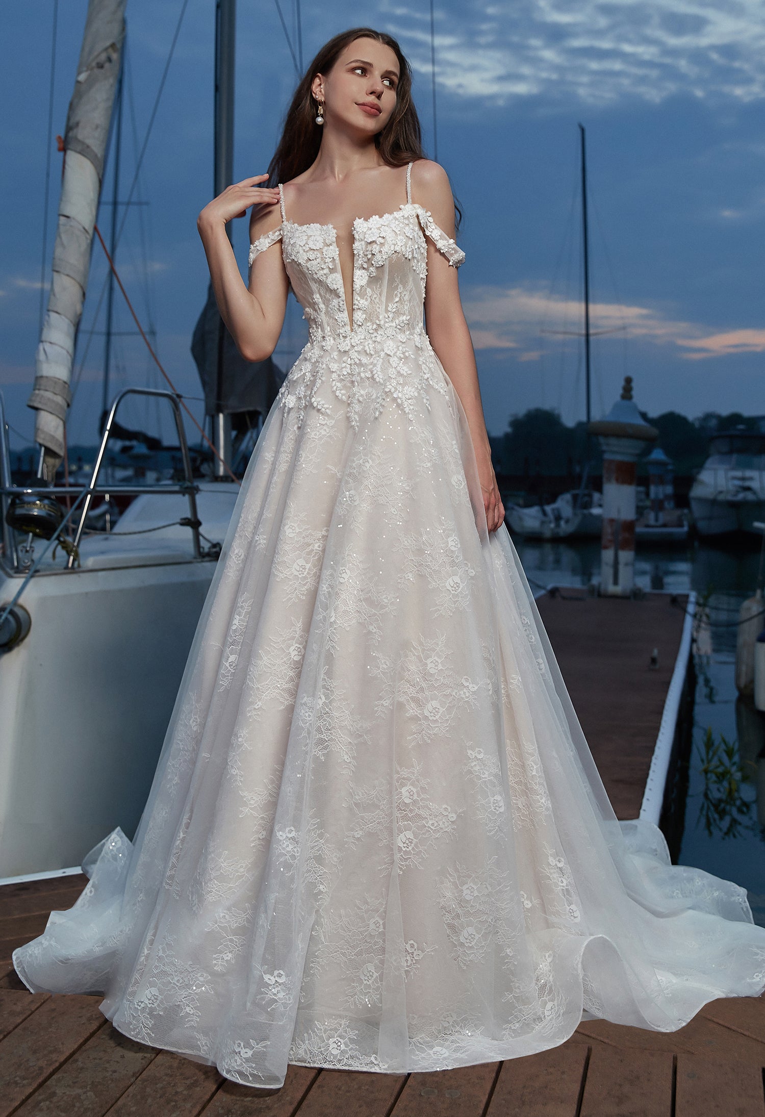 Floral Appliques V-Neck Grace Wedding Dress with Corset Back