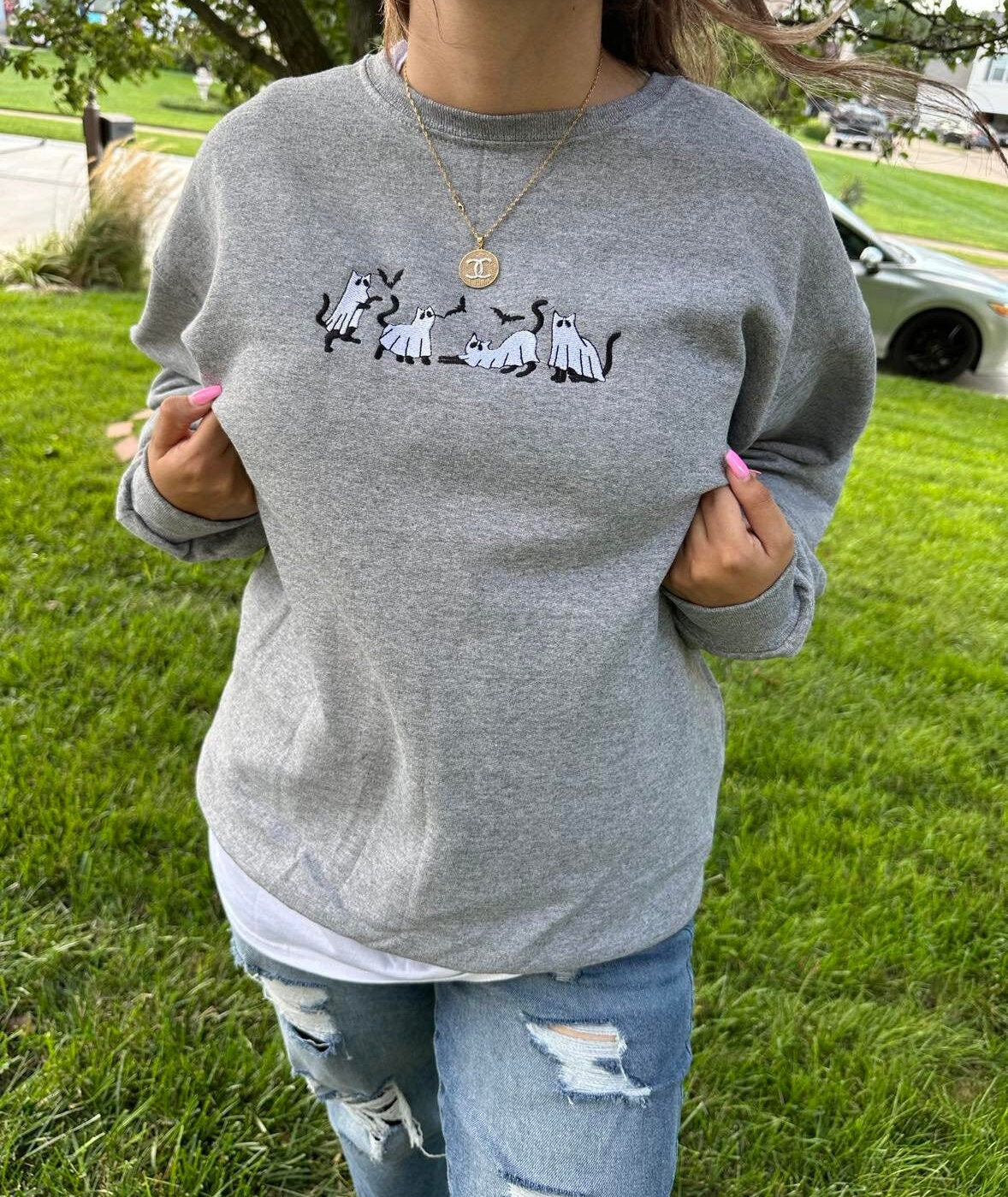 Embroidered Halloween Cat Sweatshirt: Spooky Ghost Crewneck