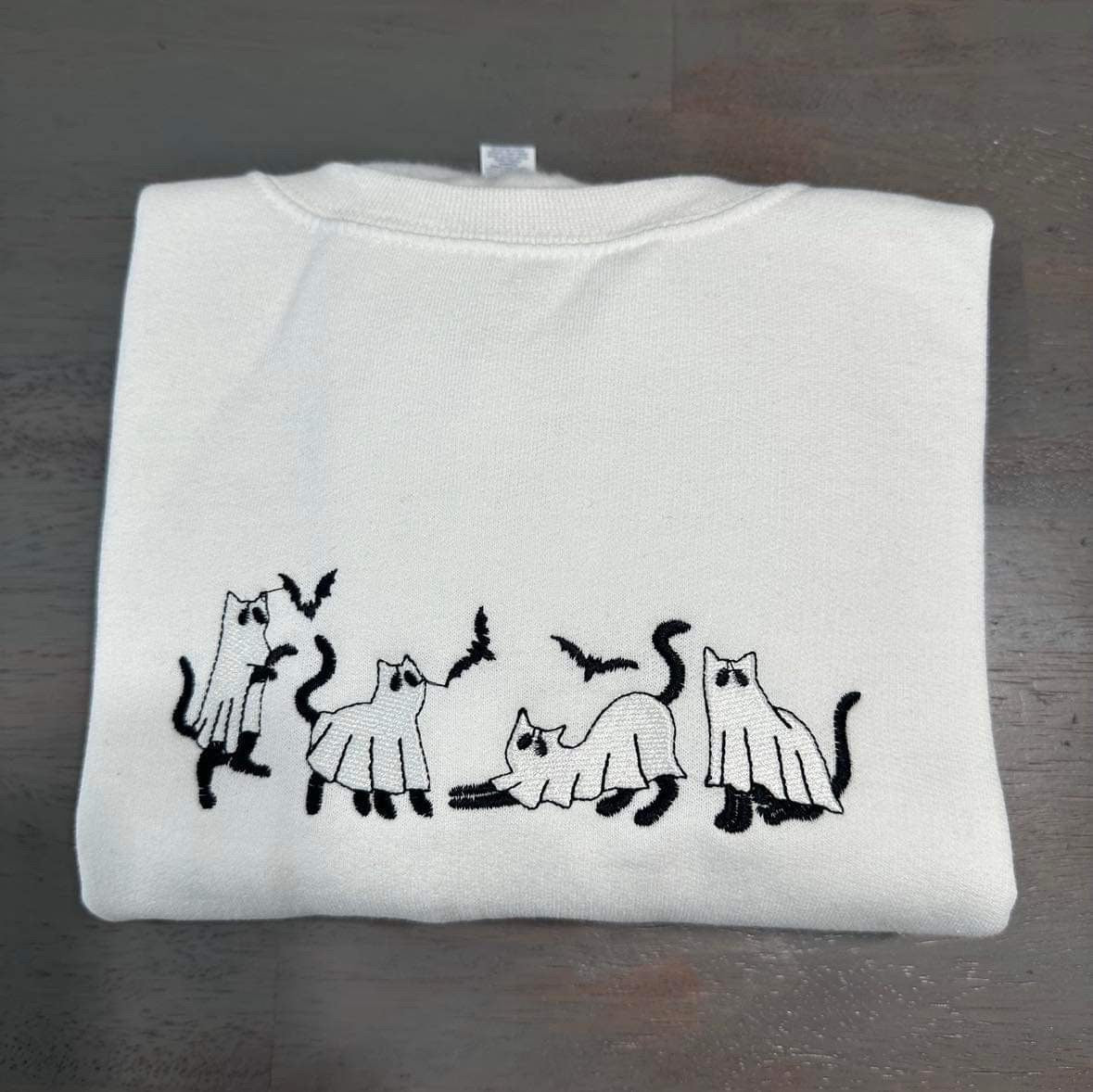 Embroidered Halloween Cat Sweatshirt: Spooky Ghost Crewneck
