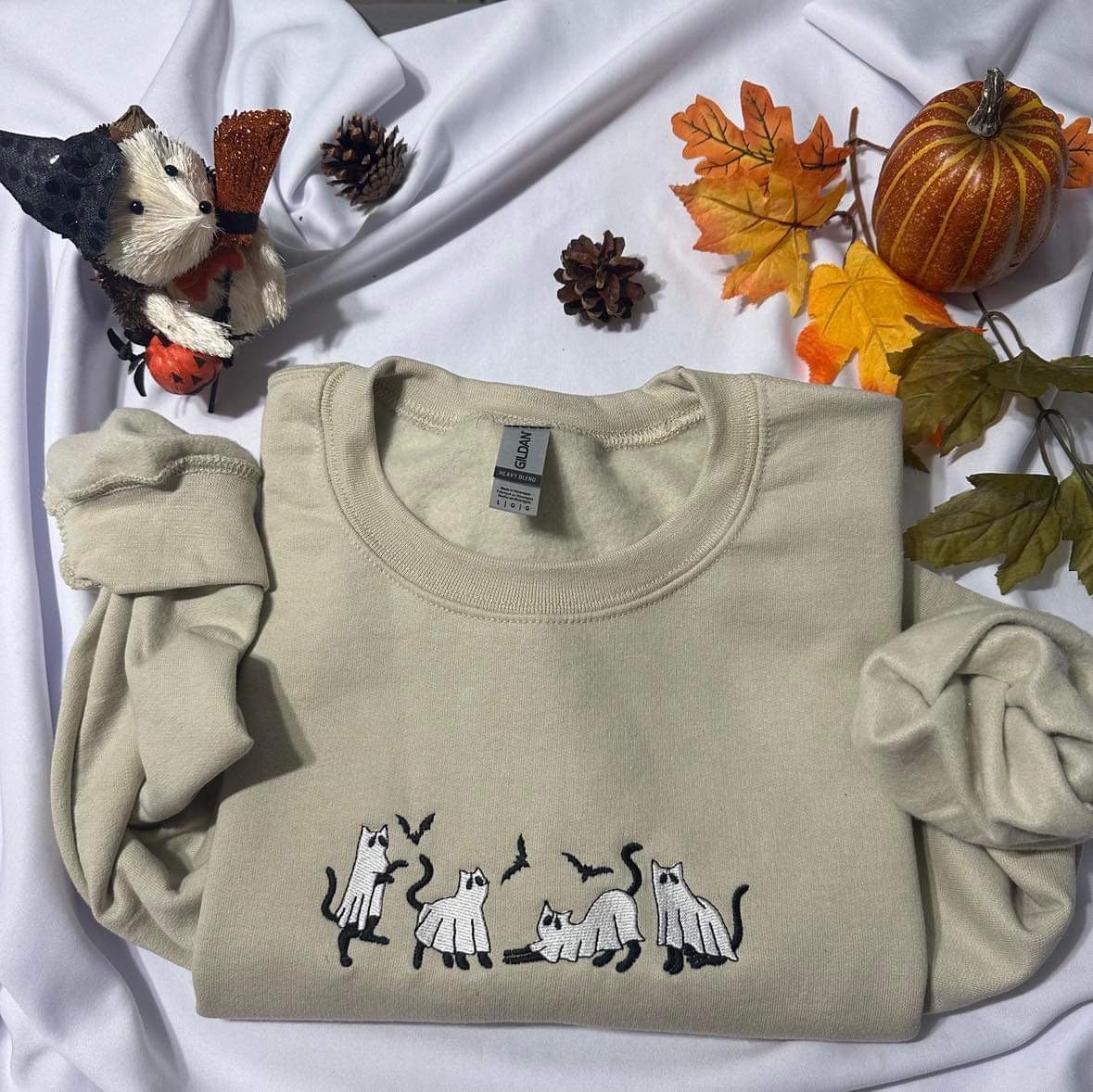 Embroidered Ghost Cat Sweatshirt: Spooky Halloween Crewneck