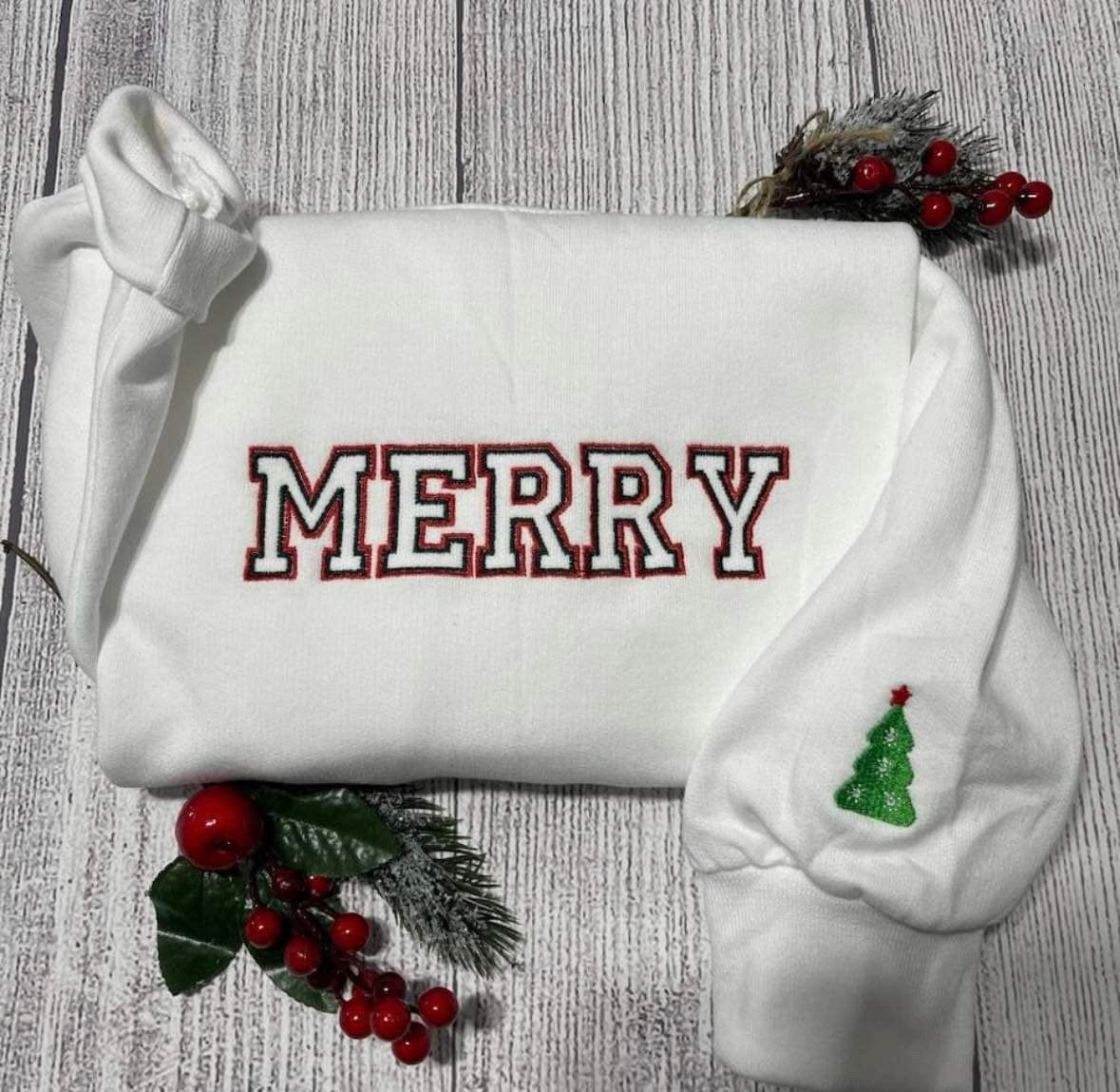 Merry embroidered crewneckp; Christmas tree cuff embroidery; Retro Christmas crewneck; Women clothing