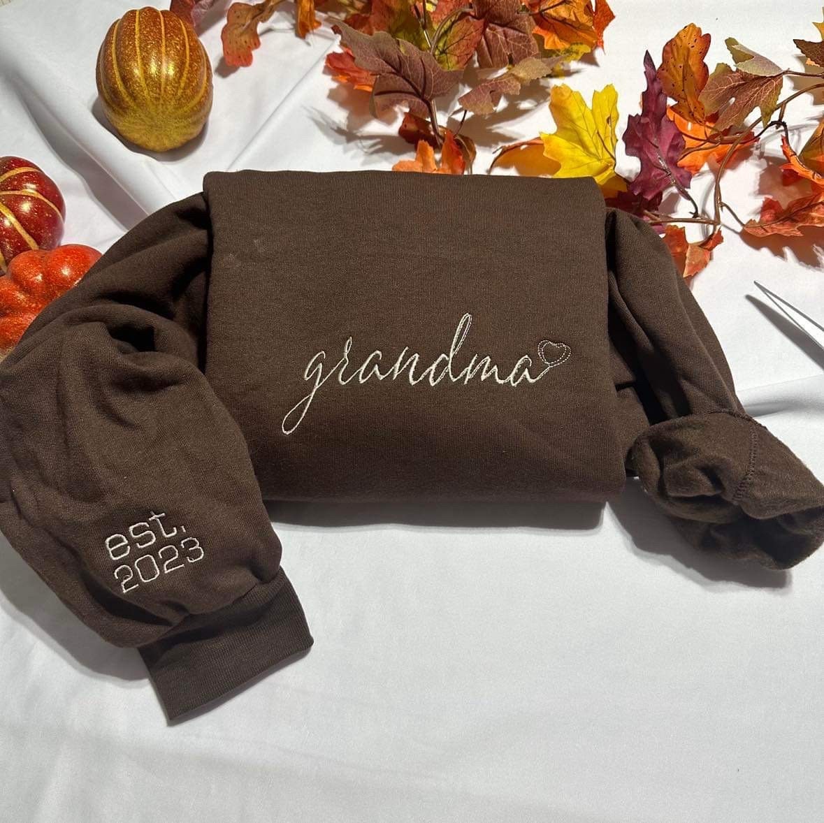 Personalized Grandma Est. embroidered  crewneck; Mothers day Gift. Customizable grandma crewneck; unique Christmas gift