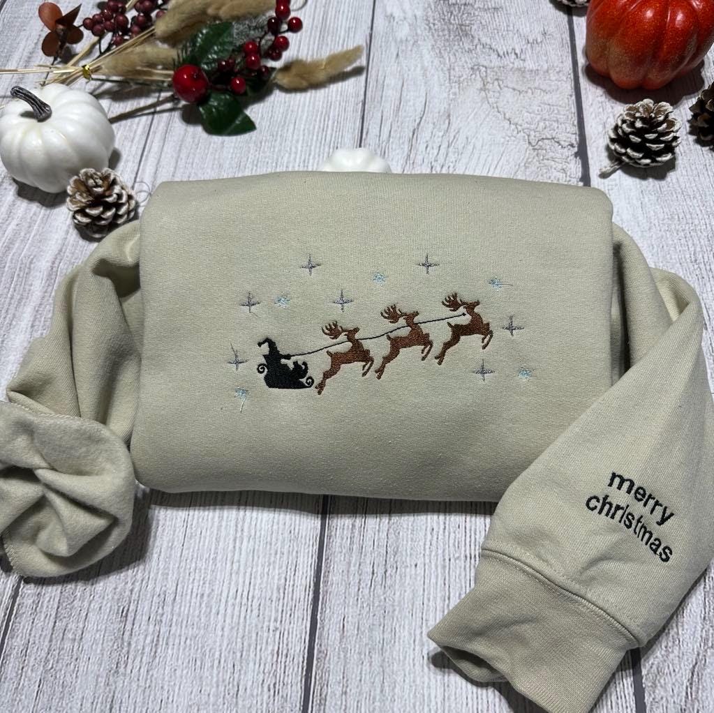 Personalized Embroidered Christmas Sweatshirt: Retro Santa & Reindeer