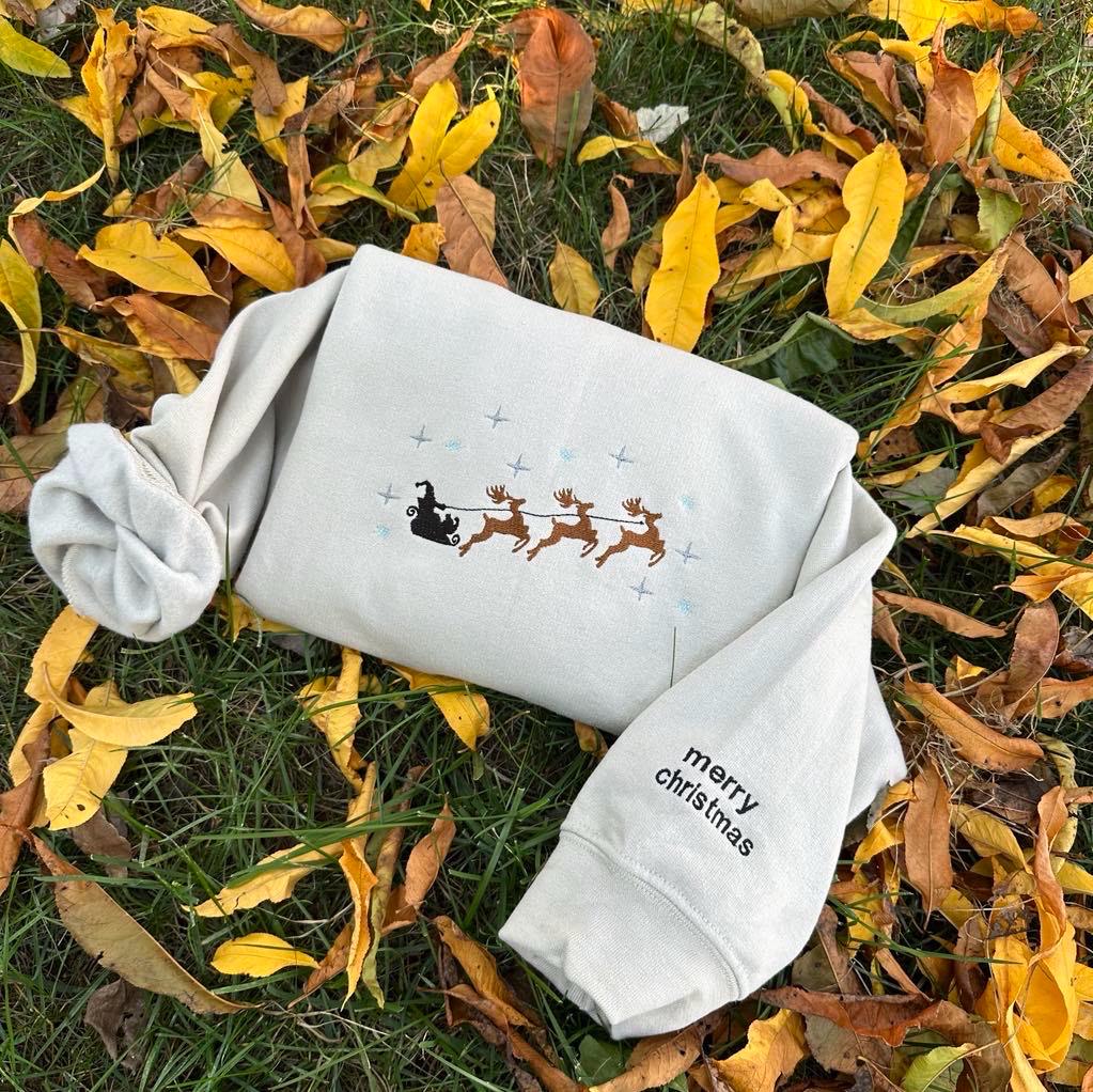 Personalized Embroidered Christmas Sweatshirt: Retro Santa & Reindeer