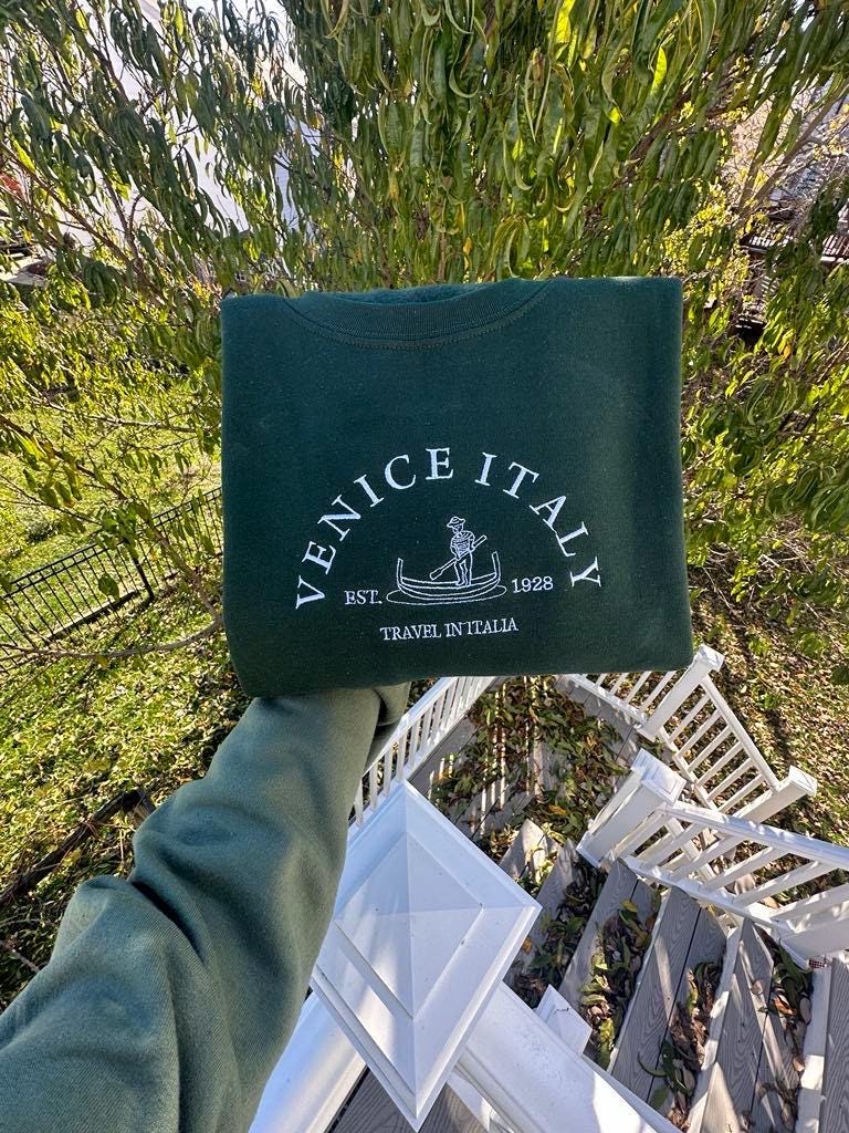 Embroidered Venice Italy Sweatshirt: Cozy Travel Souvenir