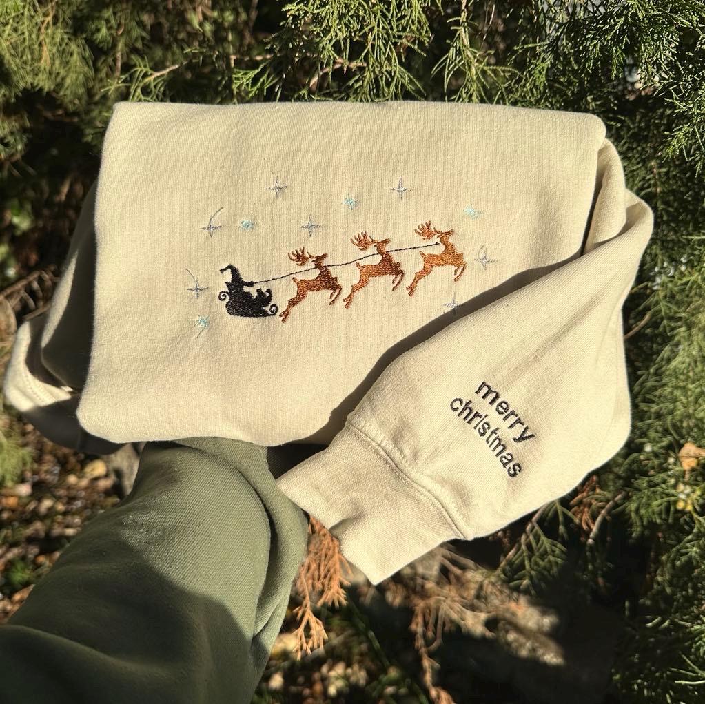 Personalized Embroidered Christmas Sweatshirt: Retro Santa & Reindeer