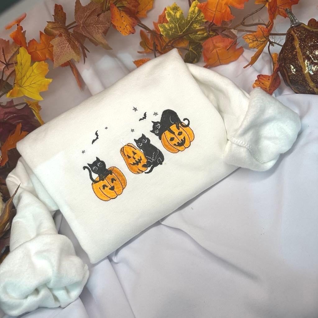 Embroidered Black Cat Halloween Sweatshirt: Spooky Pumpkin Crewneck